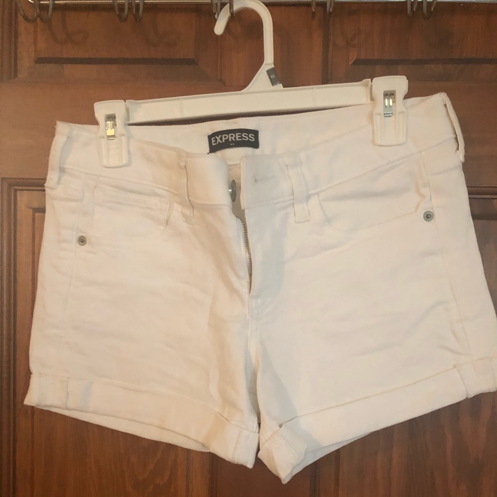 Express shorts size 6 midi low rise